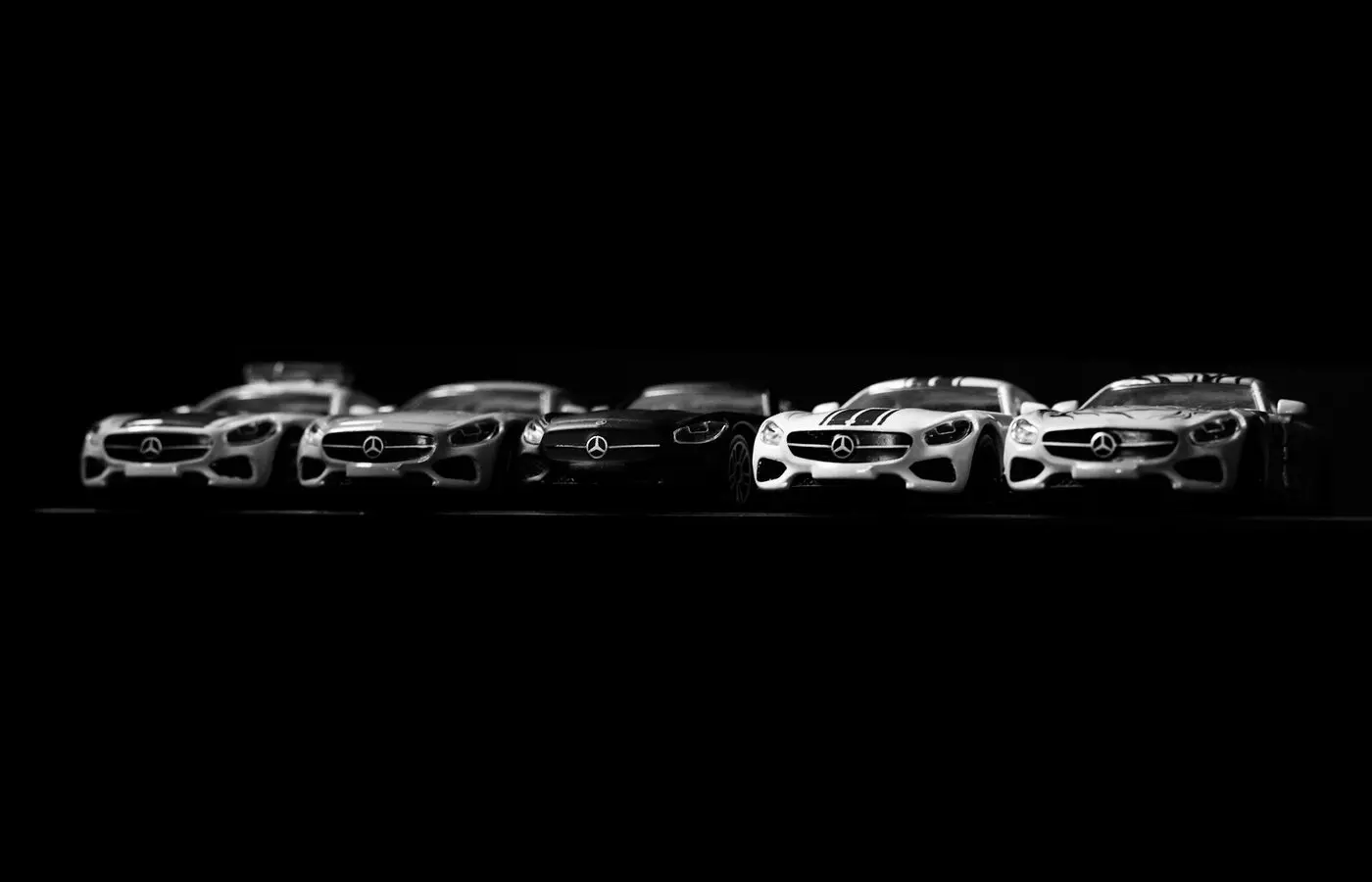 Connected vehicles in a dark operational fleet display